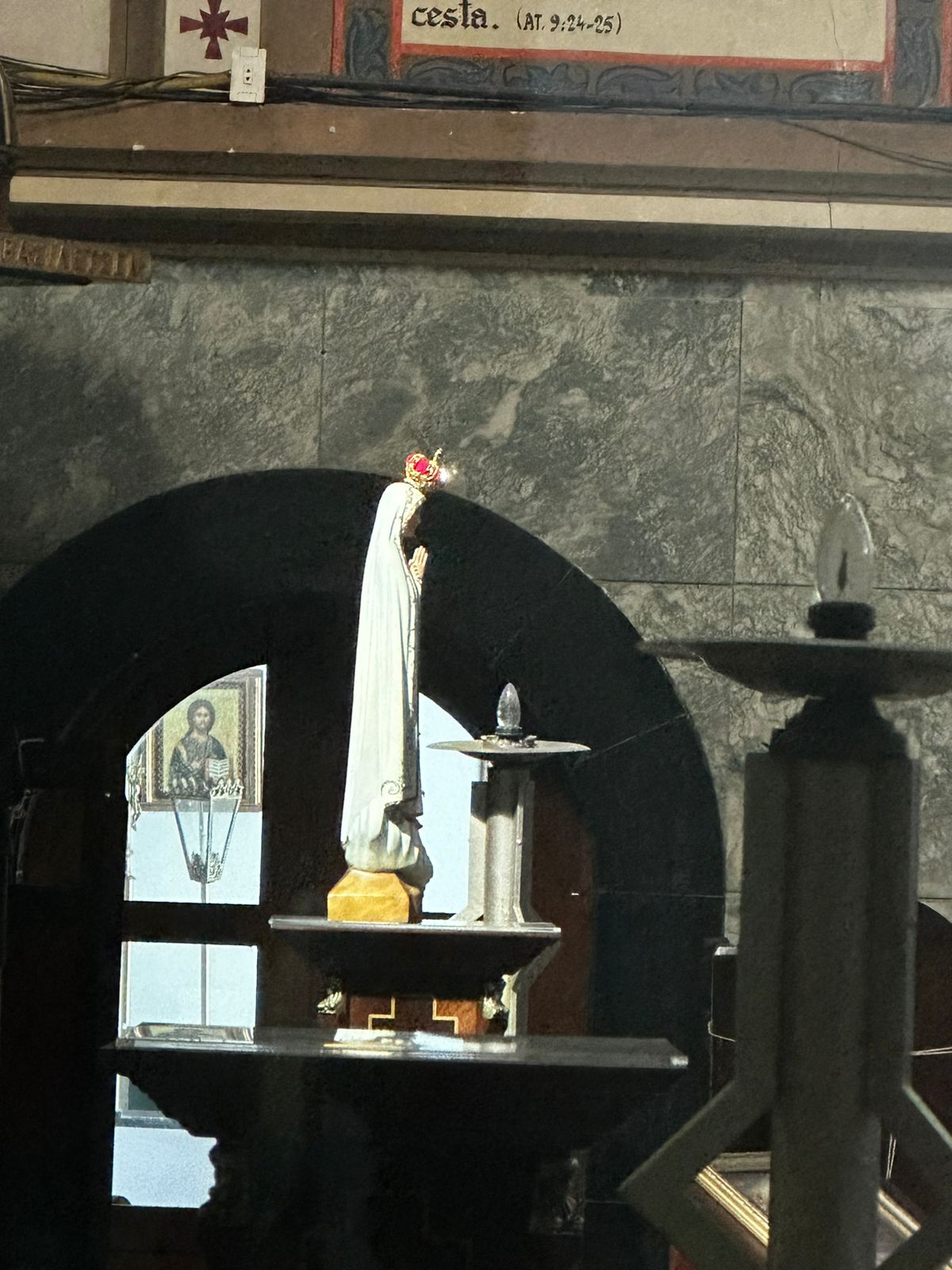 Uma Luz misteriosa iluminou a Coroa da Imagem de Nossa Senhora de Fátima durante a celebração da Missa no dia 13/05